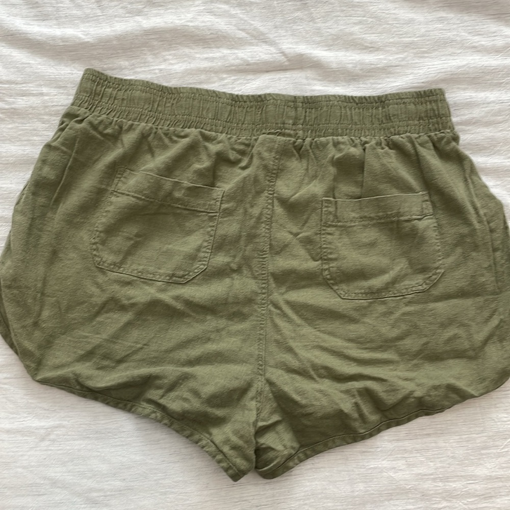 Green shorts - Picture 2 of 5
